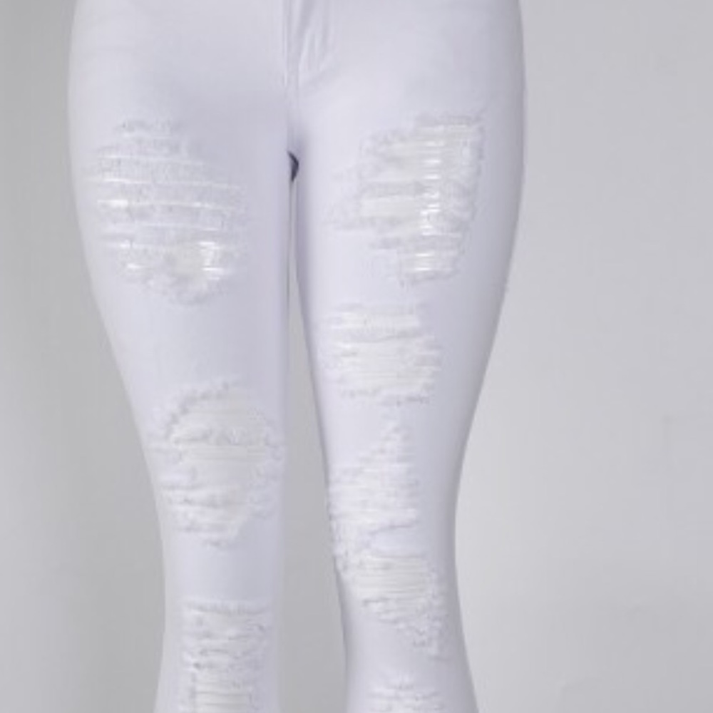 ✨LAST ONE ✨White distress skinny jeans - Picture 5 of 8